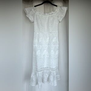 Forever 21 white lace dress with satin ribbon inset, flutter sleeves & hem line.
